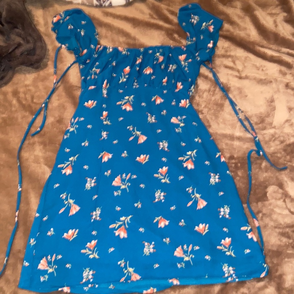 Mini dress open back, Size Medium really cute! Haven’t worn